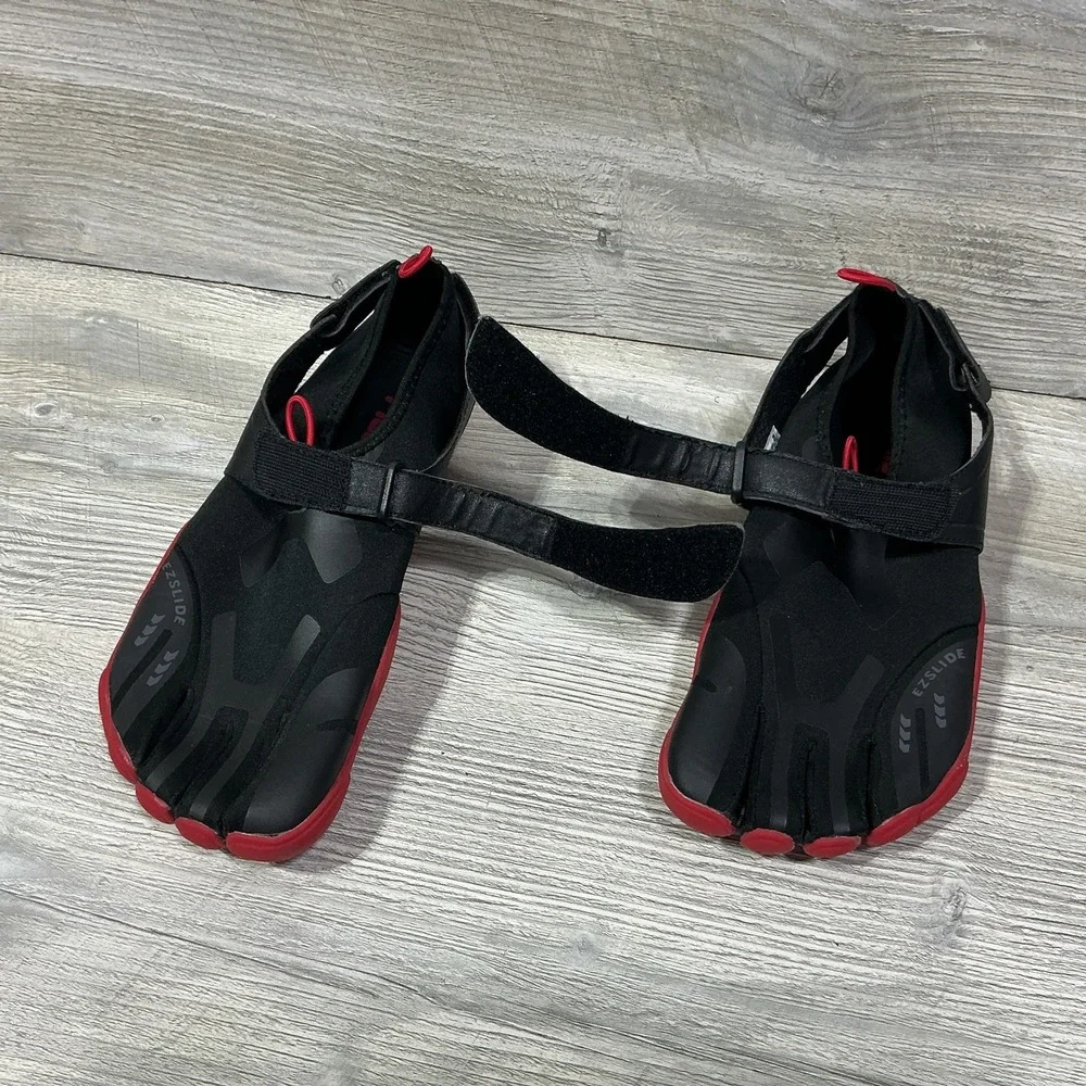 Fila Skele-Toes EZ Slide Drainage Barefoot Running Shoes Black Red Mens Size 10